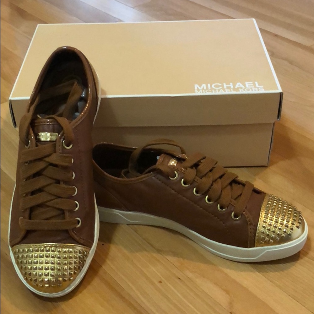 Never worn Michael Kors sneakers size 7